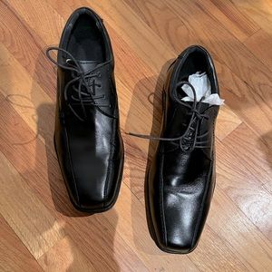 Florsheim black leather men’s dress shoes